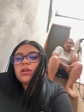 alissonfernandez  online show from May 14, 2026, 9:54 pm