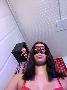 isabella048 online show from December 2, 2025, 3:23 am