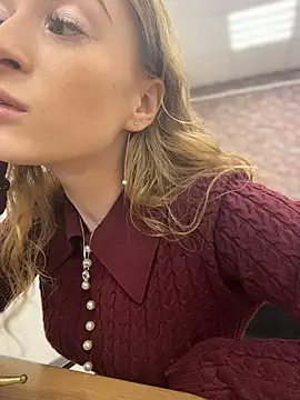  AngelMoon  online show from November 24, 2025, 4:01 am