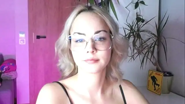 Snapshot of ROSIEx_sweet chatting on January 14, 2026, 8:42 am ROSIEx sweet online show from January 14, 2026, 8:42 am