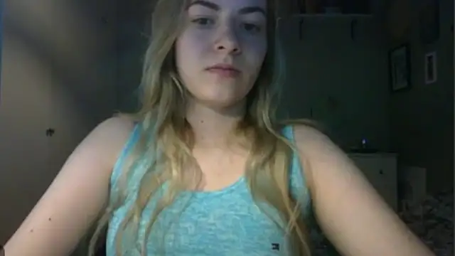 Snapshot of ROSIEx_sweet chatting on April 13, 2026, 8:20 am ROSIEx sweet online show from April 13, 2026, 8:20 am