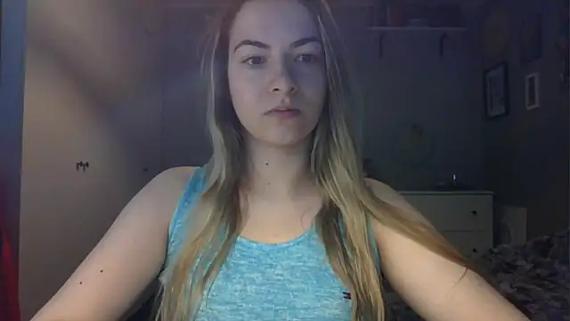 Snapshot of ROSIEx_sweet chatting on April 16, 2026, 6:47 am ROSIEx sweet online show from April 16, 2026, 6:47 am