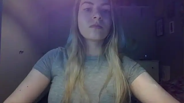 Snapshot of ROSIEx_sweet chatting on April 21, 2026, 7:03 am ROSIEx sweet online show from April 21, 2026, 7:03 am
