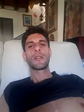 Snapshot of MrTamburine22 chatting on February 27, 2025, 1:28 pm MrTamburine22 online show from February 27, 2025, 1:28 pm