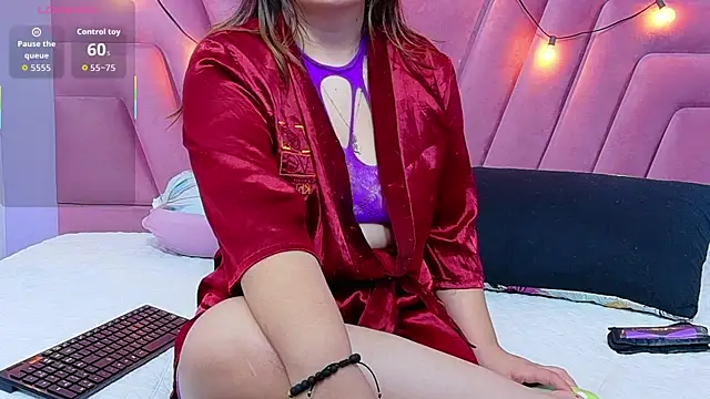 hornybarelylegalgirl online show from May 13, 2026, 12:02 pm