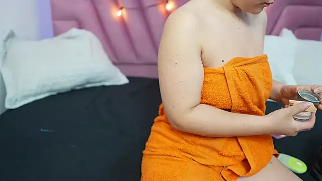 Snapshot of hornybarelylegalgirl chatting on June 26, 2026, 12:09 pm hornybarelylegalgirl online show from June 26, 2026, 12:09 pm