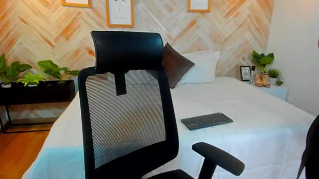 Snapshot of AniiRose chatting on February 26, 2025, 11:48 pm AniiRose online show from February 26, 2025, 11:48 pm