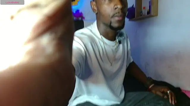 Aroonpapisex online show from March 28, 2026, 4:12 am