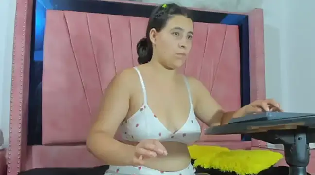 Salome Moonn online show from January 4, 2025, 4:23 am