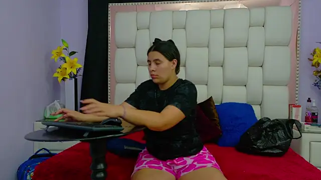 Salome Moonn online show from November 27, 2025, 2:02 am