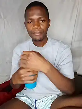 Snapshot of Thokozani99 chatting on December 3, 2024, 6:37 am Thokozani99 online show from December 3, 2024, 6:37 am