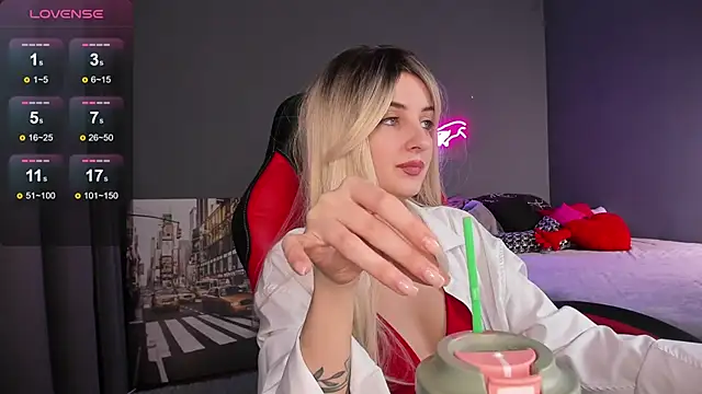 Katty Lights online show from February 22, 2025, 8:42 pm