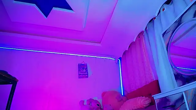 TiffanyMackensyy online show from May 24, 2026, 1:21 am
