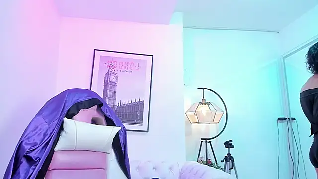 Theia moon online show from February 4, 2025, 12:33 pm