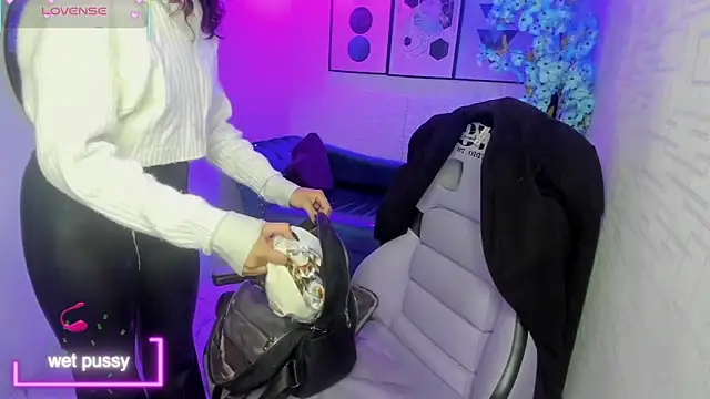 Theia moon online show from September 30, 2025, 12:43 pm