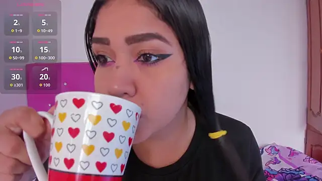 Venus Blackk online show from April 19, 2026, 6:32 pm