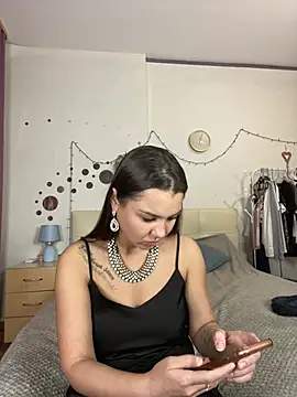 Snapshot of MiraMiss chatting on December 27, 2024, 11:06 am MiraMiss online show from December 27, 2024, 11:06 am