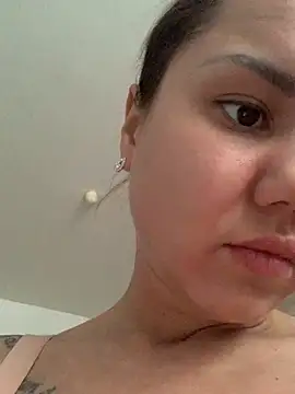 MiraMiss online show from December 5, 2025, 8:01 am