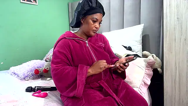 Snapshot of SexyEbony37X chatting on May 26, 2026, 6:42 am SexyEbony37X online show from May 26, 2026, 6:42 am