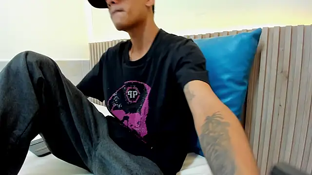 Snapshot of Billy_zander chatting on December 9, 2024, 4:58 pm Billy zander online show from December 9, 2024, 4:58 pm