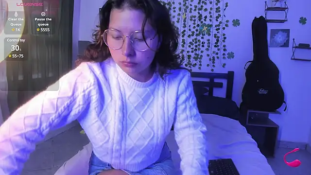 Noellesable online show from March 20, 2025, 5:36 pm