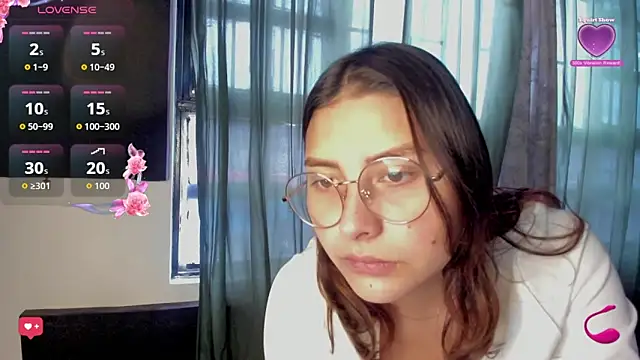 Noellesable online show from October 8, 2025, 5:21 pm