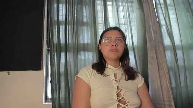 Noellesable online show from November 7, 2025, 5:13 pm