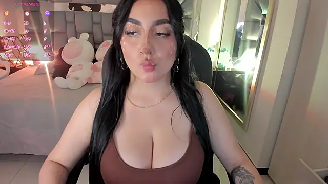 Snapshot of i_akane chatting on October 25, 2025, 1:51 pm i akane online show from October 25, 2025, 1:51 pm