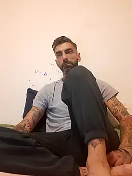 Italian69am online show from November 9, 2025, 4:49 pm