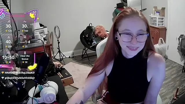 LilyFoxxx online show from October 6, 2025, 3:26 am