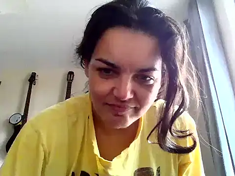 Snapshot of escritorasafada chatting on March 19, 2025, 4:13 pm escritorasafada online show from March 19, 2025, 4:13 pm