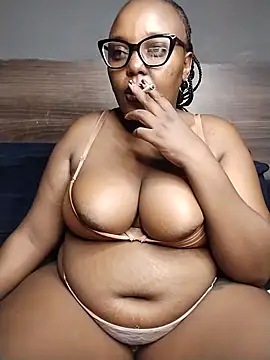 Snapshot of CHERRYYUMMY chatting on April 21, 2026, 6:41 am CHERRYYUMMY online show from April 21, 2026, 6:41 am