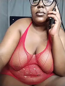 Snapshot of CHERRYYUMMY chatting on May 3, 2026, 9:32 pm CHERRYYUMMY online show from May 3, 2026, 9:32 pm