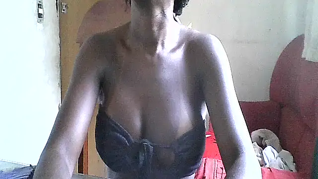 maisinha3193 online show from April 14, 2026, 6:25 pm