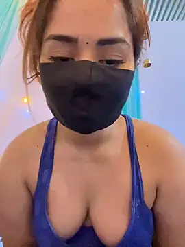 Black Glow online show from December 18, 2024, 4:06 pm