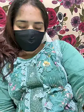 Black Glow online show from March 11, 2025, 2:40 pm