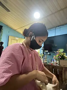 Black Glow online show from March 16, 2025, 6:42 am