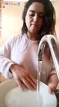 Snapshot of alexax0 chatting on December 6, 2024, 1:00 pm alexax0 online show from December 6, 2024, 1:00 pm