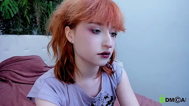 ElizaNik  online show from November 26, 2025, 9:27 pm