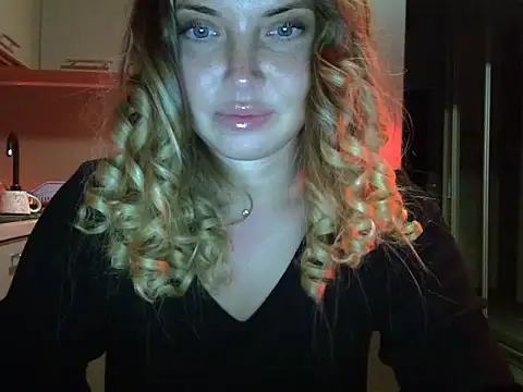 Lucky Anna online show from December 24, 2024, 5:23 pm