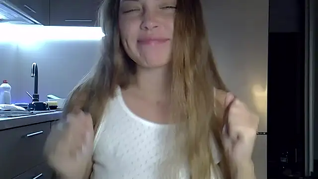 Lucky Anna online show from December 22, 2025, 3:25 am