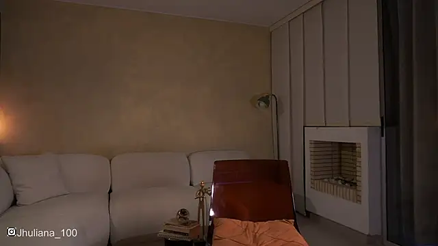 paulacora100 online show from September 8, 2025, 10:20 pm