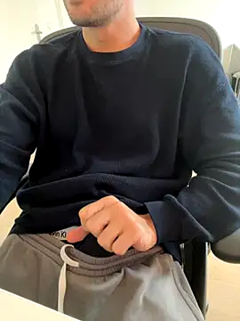 taallguyy 196 online show from October 16, 2025, 9:21 am