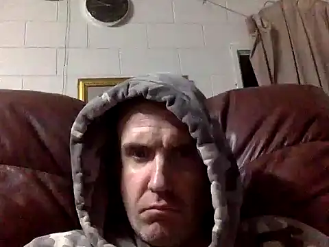 SugarCoupleAus online show from October 5, 2025, 3:32 pm