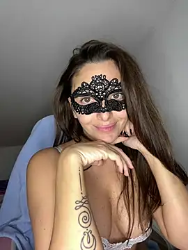 Snapshot of LeMagique- chatting on December 18, 2024, 8:57 pm LeMagique- online show from December 18, 2024, 8:57 pm