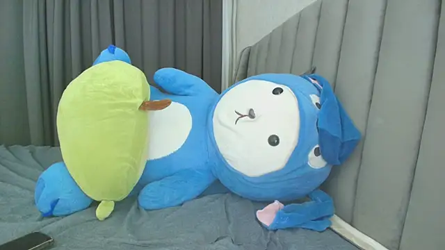 seo yeon  online show from December 1, 2025, 3:28 pm