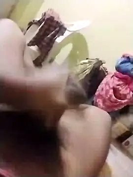 Snapshot of Muscular02 chatting on February 14, 2025, 6:19 pm Muscular02 online show from February 14, 2025, 6:19 pm