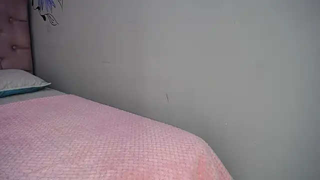 ILENAHEY online show from March 16, 2025, 5:50 pm