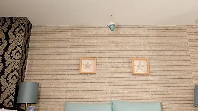 Catalinna Thompson online show from January 17, 2025, 11:59 am