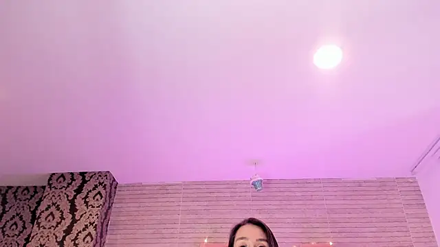 Catalinna Thompson online show from January 28, 2025, 3:14 pm